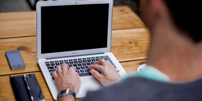 化工产品80：添加剂如何成为现代工业的隐形引擎？热诚化工的解决方案解析