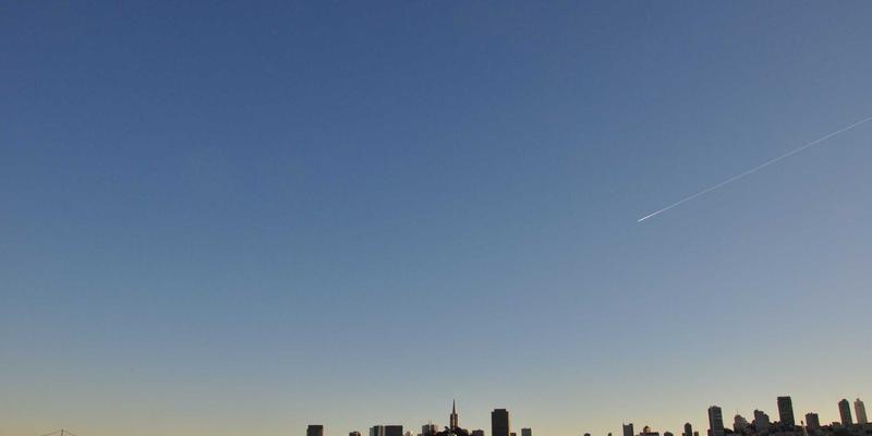 溶剂与化学品创新：驱动5G与新能源发展的先进高分子材料化工解决方案