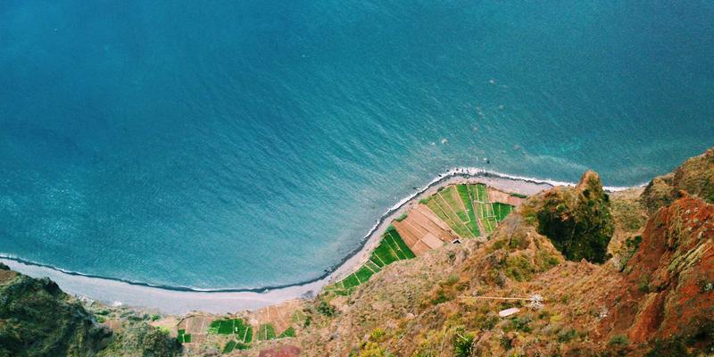 驱动未来出行：面向电动汽车的化工解决方案，聚焦轻量化复合材料与热管理材料